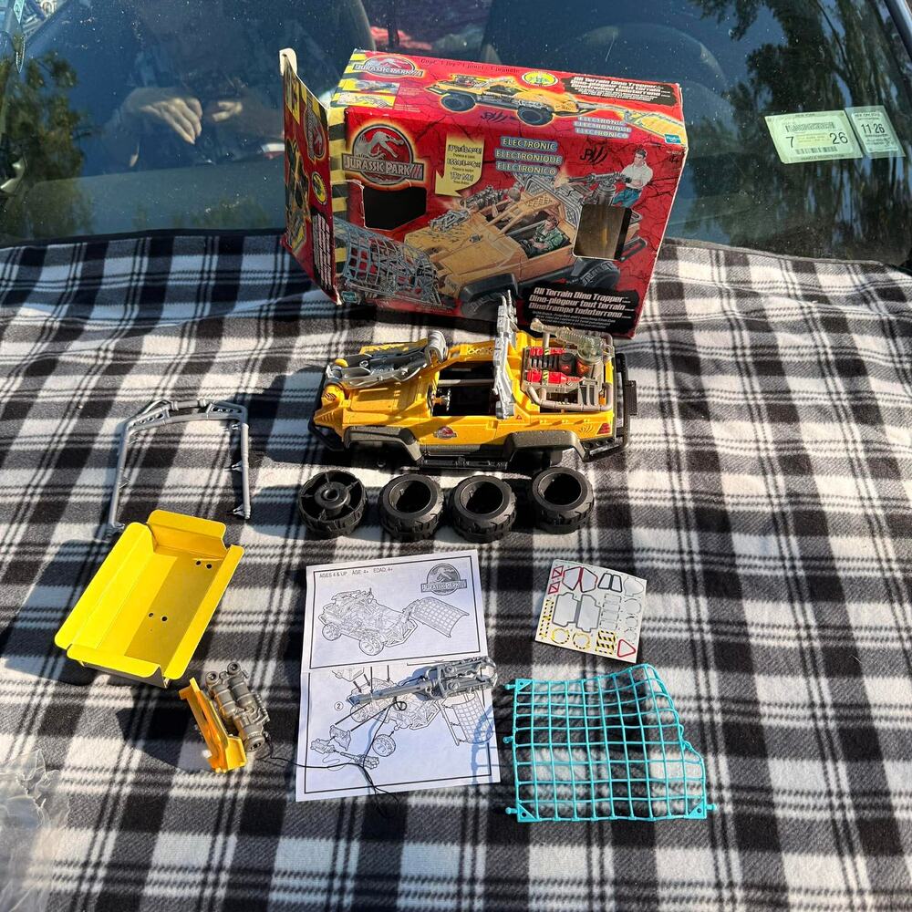 Vtg Jurassic Park III Electronic All Terrain Dino Trapper Set Hasbro 2000